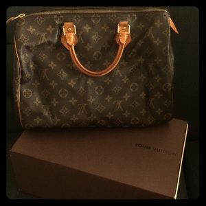Louis Vuitton Speedy 35, great condition!